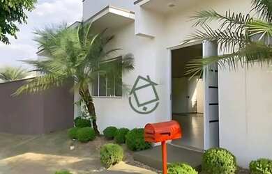 Imagem: A casa em condomínio possui 3 Dormitórios, 3 Banheiros, 4