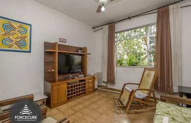 Imagem: A casa possui 4 Dormitórios, 4 Banheiros, 1 Vaga na garagem