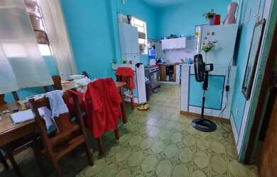 Imagem: A casa possui 4 Dormitórios, 4 Banheiros, 2 Vagas na garagem