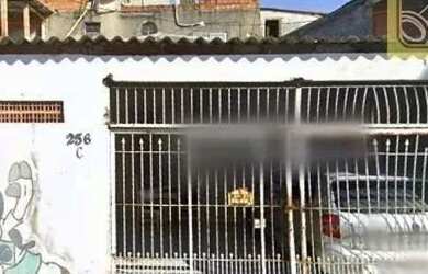 Imagem: A casa possui 1 Dormitório, 1 Banheiro, 1 Vaga na garagem