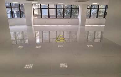 Imagem: O depósito possui 354m² de Área e está localizado em Centro