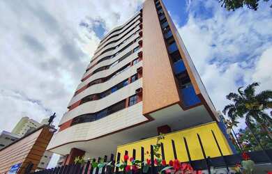 Imagem: O apartamento possui 2 Dormitórios, 2 Banheiros, 2 Vagas na