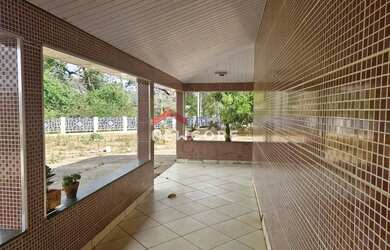 Imagem: A casa possui 4 Dormitórios, 4 Banheiros, 3 Vagas na garagem