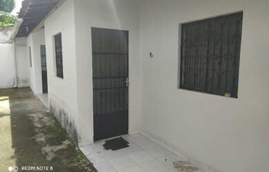 Imagem: A casa possui 2 Dormitórios, 1 Banheiro, 1 Vaga na garagem