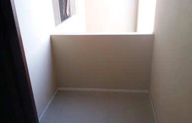 Imagem: A kitnet possui 1 Dormitório, 1 Banheiro, 1 Vaga na garagem