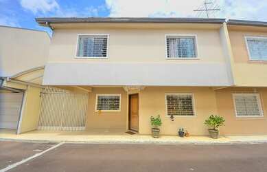 Imagem: A casa em condomínio possui 3 Dormitórios, 3 Banheiros, 2