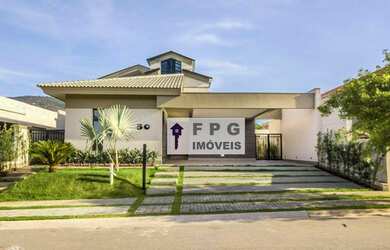 Imagem: A casa em condomínio possui 3 Dormitórios, 5 Banheiros, 3