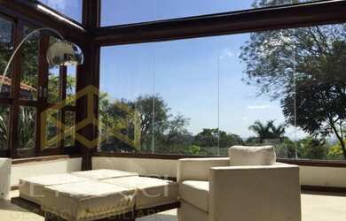 Imagem: A casa em condomínio possui 4 Dormitórios, 5 Banheiros, 5