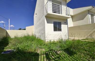 Imagem: A casa possui 2 Dormitórios, 1 Banheiro, 3 Vagas na garagem