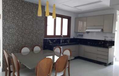 Imagem: A casa em condomínio possui 4 Dormitórios, 4 Banheiros, 5