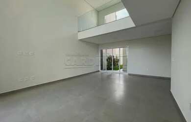 Imagem: A casa em condomínio possui 3 Dormitórios, 1 Banheiro, 4 Vagas