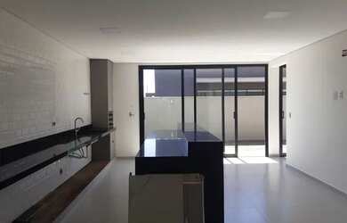 Imagem: A casa em condomínio possui 3 Dormitórios, 2 Banheiros, 4