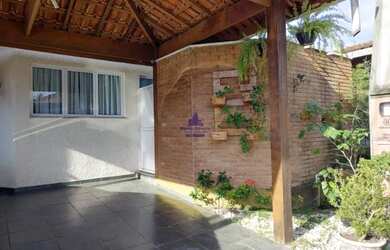 Imagem: A casa em condomínio possui 3 Dormitórios, 2 Banheiros, 2