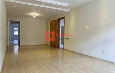 Imagem: A casa possui 3 Dormitórios, 3 Banheiros, 2 Vagas na garagem