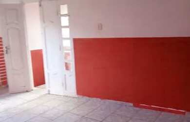 Imagem: A casa possui 4 Dormitórios, 2 Banheiros e está localizado