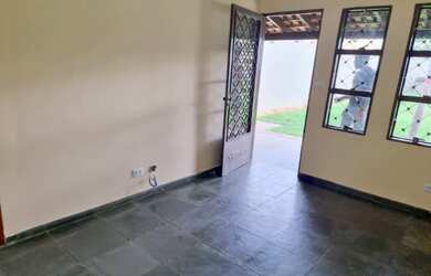 Imagem 5: Caparroz vendo - casa com terreno livre na frente