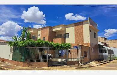 Imagem: A casa possui 2 Dormitórios, 1 Banheiro, 80m² de Área e