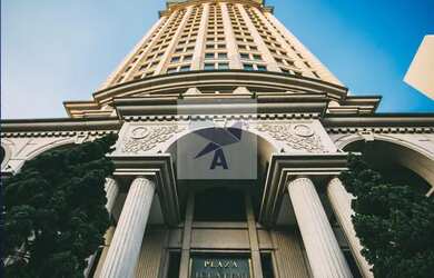 Imagem: O depósito possui 5 Vagas na garagem, 269m² de Área e está