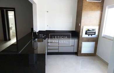 Imagem: O apartamento possui 3 Dormitórios, 1 Banheiro, 2 Vagas na