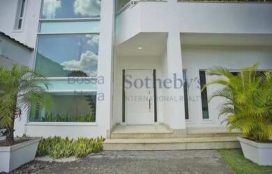 Imagem 8: Casa com vista livre montanha em condomínio exclusivo