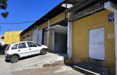 Imagem: O depósito possui 1 Vaga na garagem e 90m² de Área e está