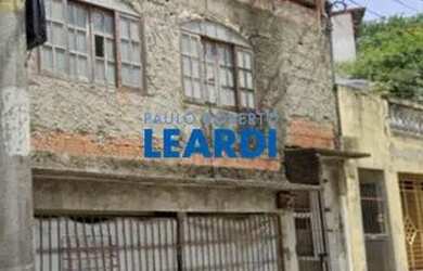 Imagem: A casa possui 3 Dormitórios, 5 Banheiros, 2 Vagas na garagem