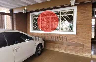 Imagem: A casa possui 3 Dormitórios, 4 Banheiros, 1 Vaga na garagem