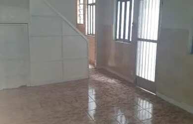 Imagem: A casa possui 2 Dormitórios, 1 Banheiro, 75m² de Área e