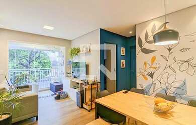 Imagem: O apartamento possui 2 Dormitórios, 1 Banheiro, 1 Vaga na garagem