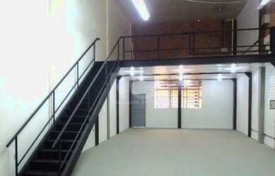 Imagem: O depósito possui 245m² de Área e está localizado em Navegantes