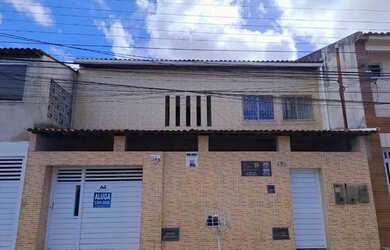 Imagem: A casa possui 3 Dormitórios, 2 Banheiros, 1 Vaga na garagem