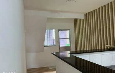 Imagem: A casa possui 1 Dormitório, 1 Banheiro, 3 Vagas na garagem