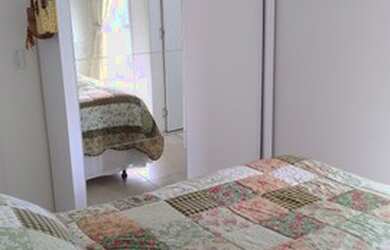 Imagem 4: Apto 2 Quartos Na P da Costa Armários na Cozinha e Banheiros