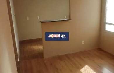 Imagem: O apartamento possui 2 Dormitórios, 1 Banheiro, 1 Vaga na garagem