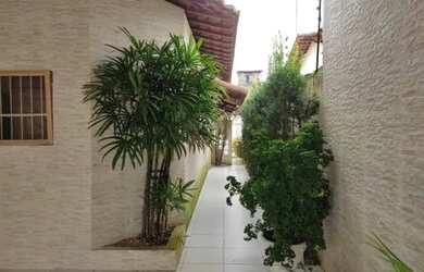 Imagem: A casa possui 3 Dormitórios, 2 Banheiros, 1 Vaga na garagem