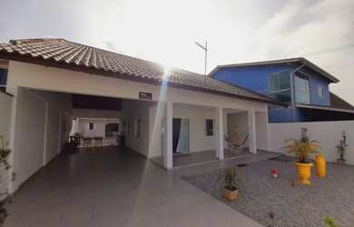 Imagem: A casa possui 5 Dormitórios, 4 Banheiros, 5 Vagas na garagem