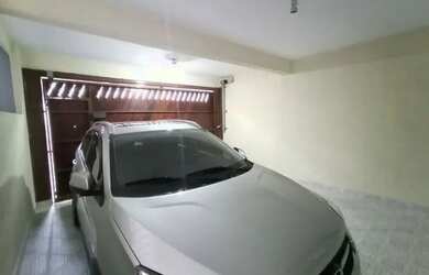 Imagem: A casa possui 2 Dormitórios, 2 Banheiros, 1 Vaga na garagem