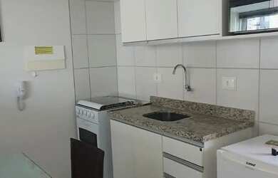 Imagem: O apartamento possui 1 Dormitório, 1 Banheiro, 1 Vaga na garagem