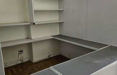 Imagem: O depósito possui 34m² de Área e está localizado em Centro