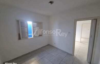 Imagem: A casa possui 1 Dormitório, 1 Banheiro e 90m² de Área e está