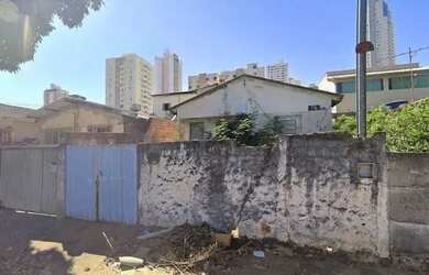 Imagem: O terreno possui 200m² de Área e está localizado em Alto