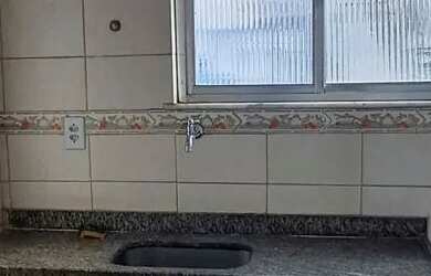 Imagem: A casa possui 1 Dormitório, 1 Banheiro e está localizado