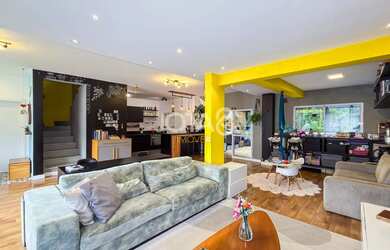 Imagem: A casa em condomínio possui 3 Dormitórios, 3 Banheiros, 2