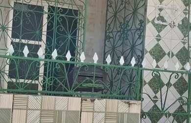 Imagem: A casa possui 2 Dormitórios e 1 Banheiro e está localizado