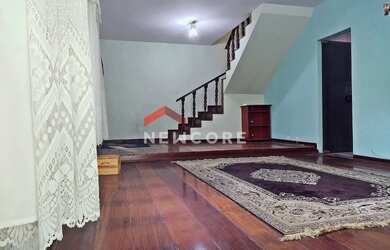 Imagem: A casa possui 4 Dormitórios, 3 Banheiros, 3 Vagas na garagem