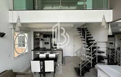 Imagem: O apartamento possui 1 Dormitório, 1 Banheiro, 2 Vagas na garagem