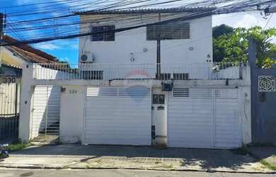 Imagem: A casa possui 3 Dormitórios, 2 Banheiros, 1 Vaga na garagem