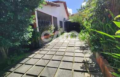 Imagem: A casa possui 3 Dormitórios, 1 Banheiro, 5 Vagas na garagem