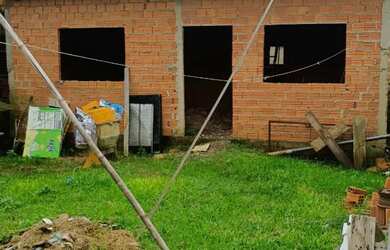 Imagem 4: Área comercial com moradia, semi acabada