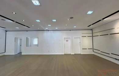 Imagem 5: Sala Comercial em CENTRO. Varandae100m² de Área